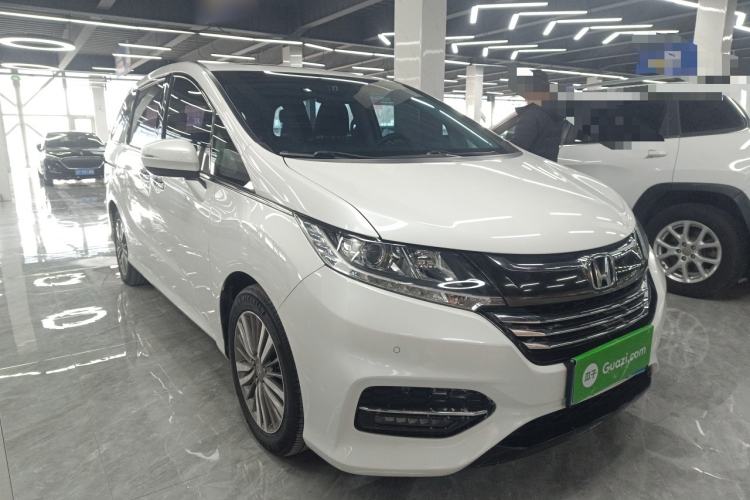 Used Honda Odyssey 2018 2.4L Luxury Edition Front Right 45 Deg