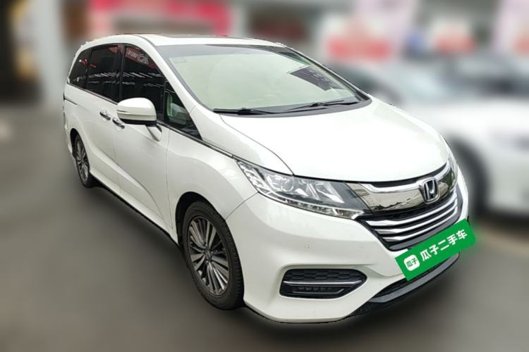 Used Honda Odyssey 2018 2.4L Luxury Edition Front Right 45 Deg