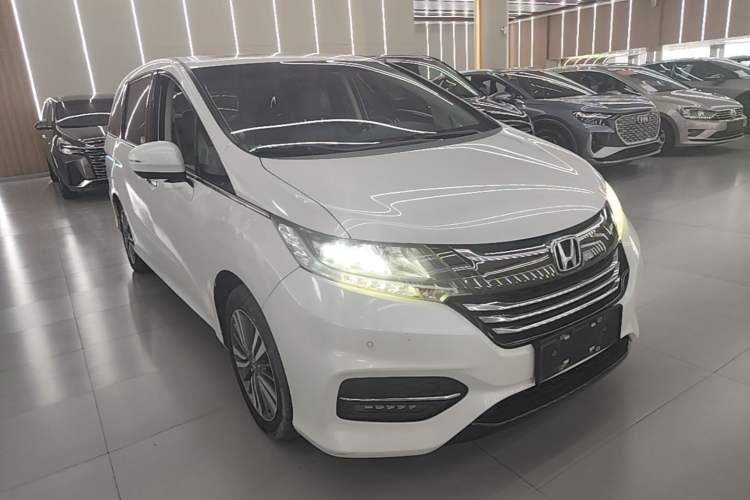 Used Honda Odyssey 2018 2.4L Smart Edition Front Right 45 Deg