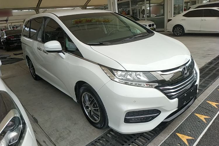 Used Honda Odyssey 2018 2.4L Comfort Version Front Right 45 Deg