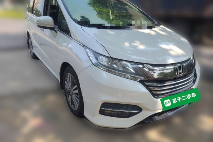 Used Honda Odyssey 2018 2.4L Luxury Edition Front Right 45 Deg