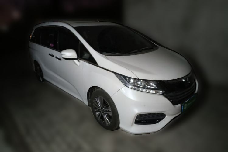 Used Honda Odyssey 2018 2.4L Luxury Edition Front Right 45 Deg