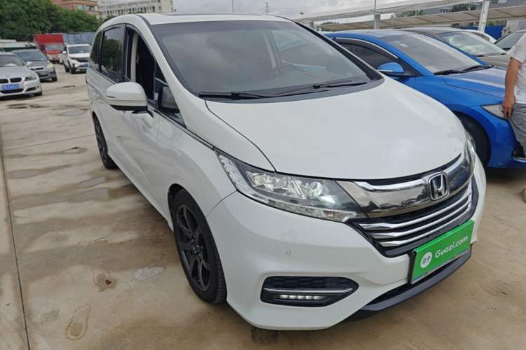 Used Honda Odyssey 2018 2.4L Smart Edition Front Right 45 Deg