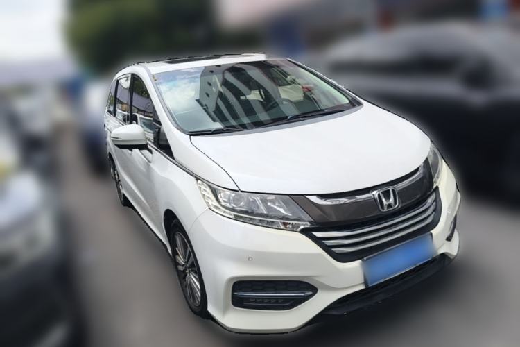 Used Honda Odyssey 2018 2.4L Luxury Edition Front Right 45 Deg