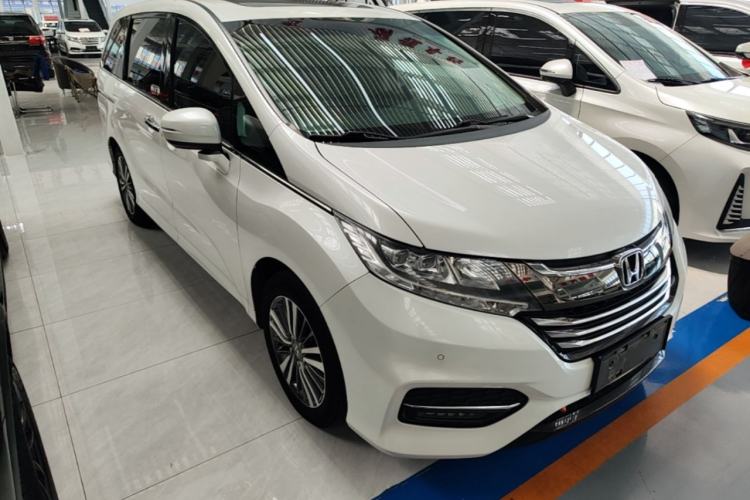 Used Honda Odyssey 2018 2.4L Smart Edition Front Right 45 Deg