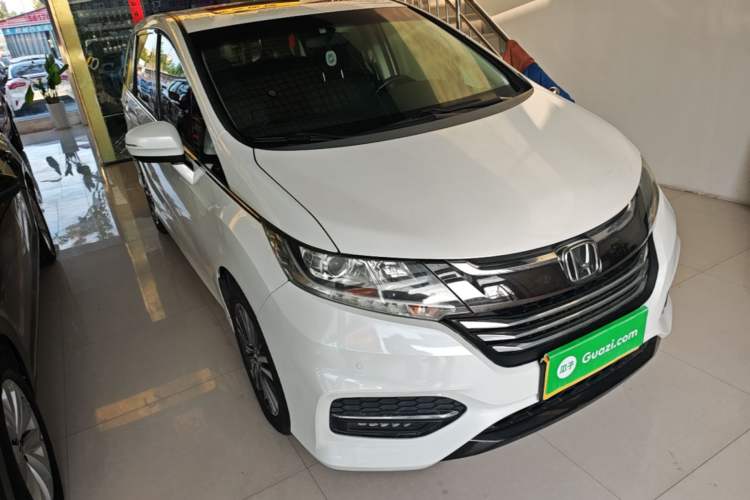 Used Honda Odyssey 2018 2.4L Luxury Edition Front Right 45 Deg