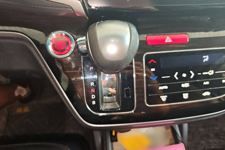 Used Honda Odyssey 2018 2.4L Luxury Edition Gear Lever