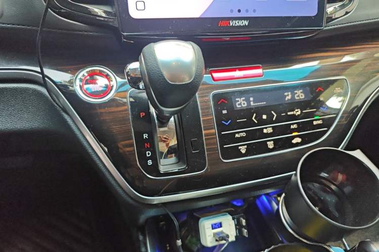Used Honda Odyssey 2018 2.4L Luxury Edition Gear Lever