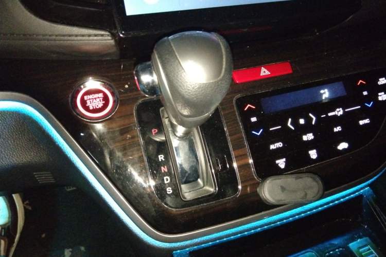 Used Honda Odyssey 2018 2.4L Luxury Edition Gear Lever