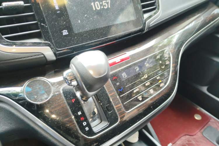 Used Honda Odyssey 2018 2.4L Comfort Version Gear Lever