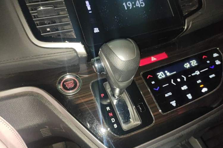 Used Honda Odyssey 2018 2.4L Smart Edition Gear Lever