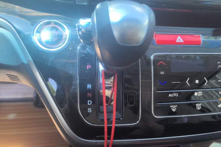 Used Honda Odyssey 2018 2.4L Smart Edition Gear Lever