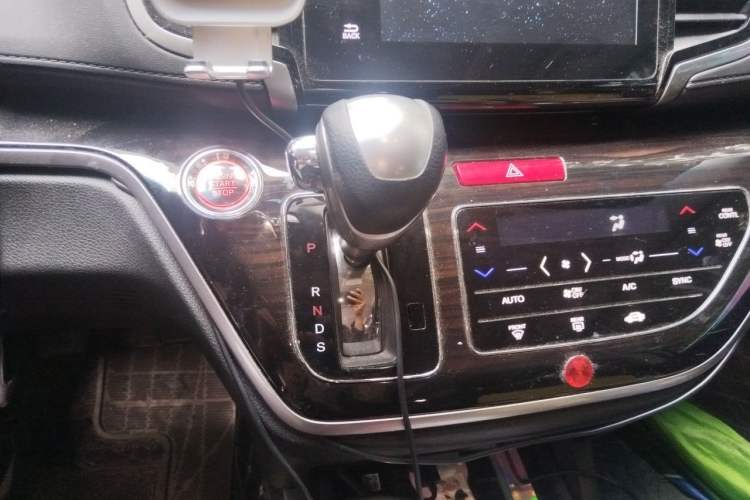 Used Honda Odyssey 2018 2.4L Smart Edition Gear Lever