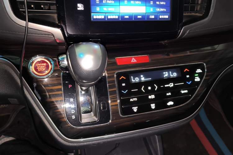 Used Honda Odyssey 2018 2.4L Luxury Edition Gear Lever