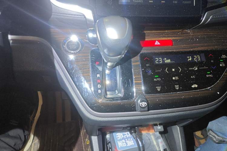 Used Honda Odyssey 2018 2.4L Smart Edition Gear Lever