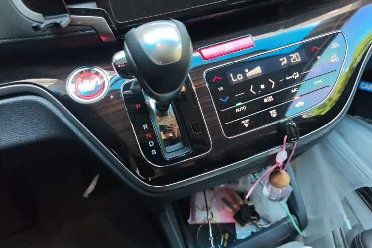 Used Honda Odyssey 2018 2.4L Smart Edition Gear Lever