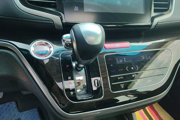 Used Honda Odyssey 2018 2.4L Luxury Edition Gear Lever