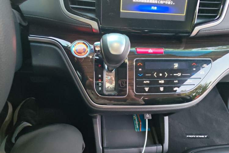 Used Honda Odyssey 2018 2.4L Luxury Edition Gear Lever