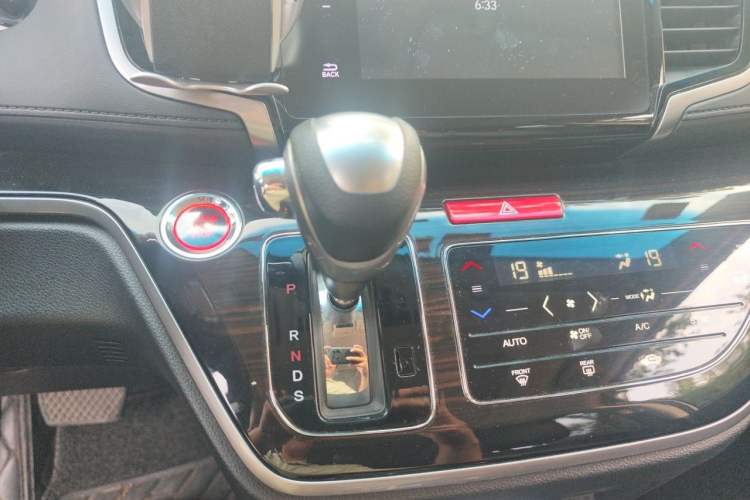 Used Honda Odyssey 2018 2.4L Luxury Edition Gear Lever