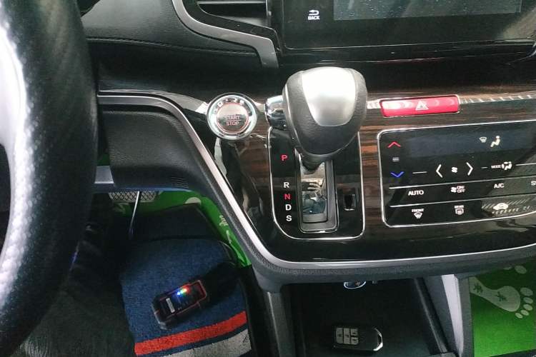 Used Honda Odyssey 2018 2.4L Smart Edition Gear Lever