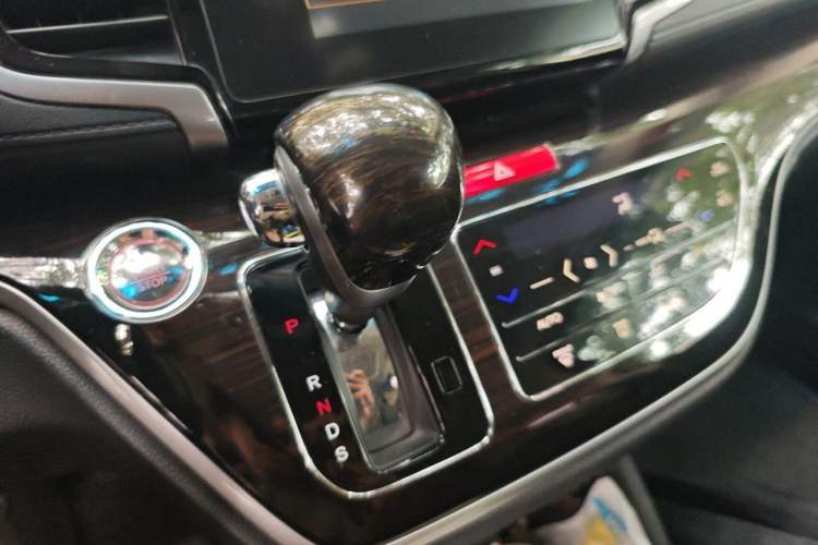 Used Honda Odyssey 2018 2.4L Smart Edition Gear Lever