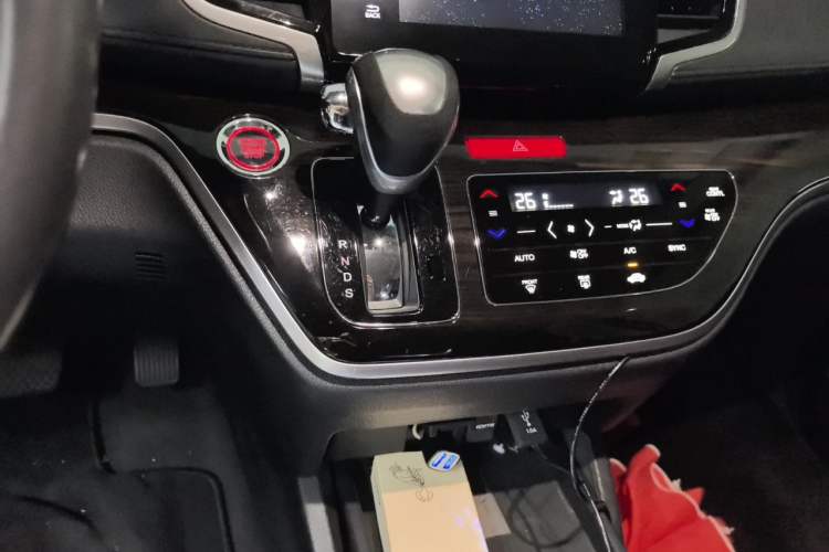 Used Honda Odyssey 2018 2.4L Smart Edition Gear Lever