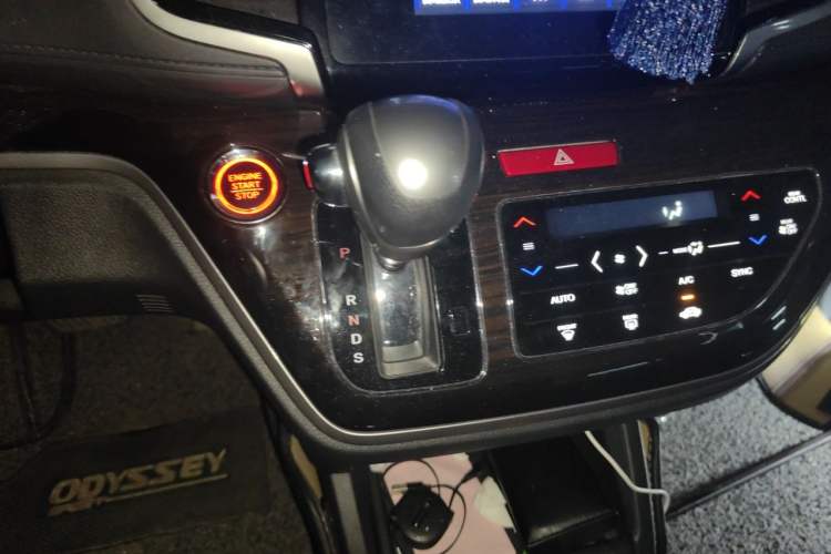 Used Honda Odyssey 2018 2.4L Luxury Edition Gear Lever