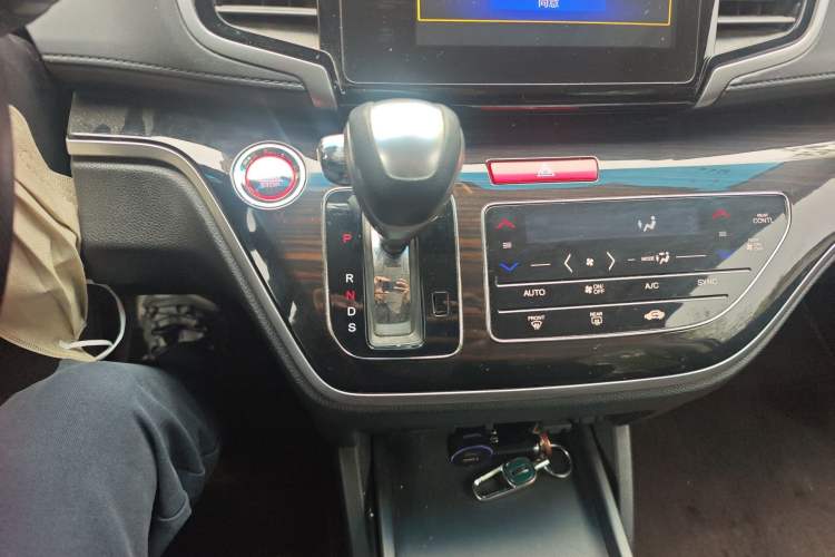 Used Honda Odyssey 2018 2.4L Luxury Edition Gear Lever