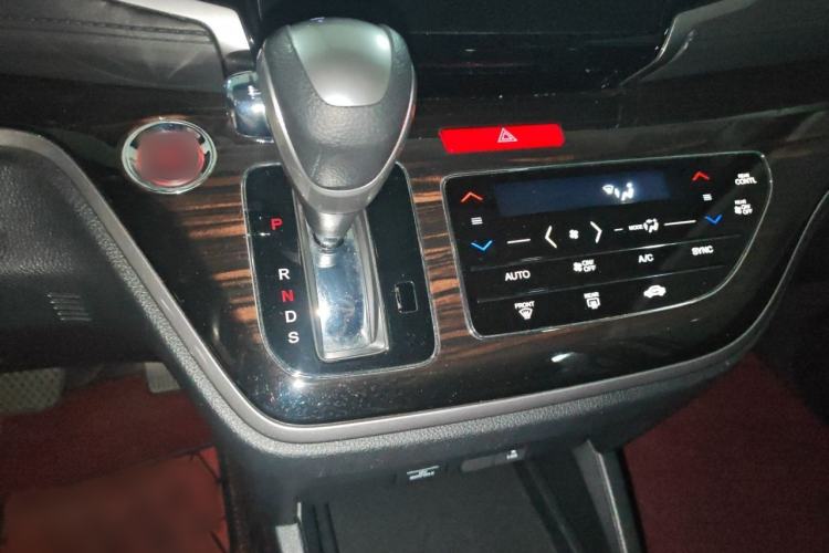 Used Honda Odyssey 2018 2.4L Smart Edition Gear Lever