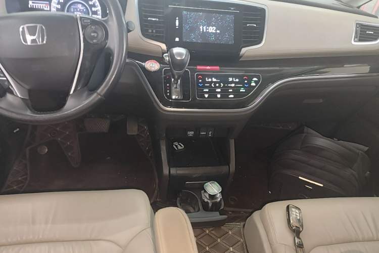 Used Honda Odyssey 2018 2.4L Smart Edition Gear Lever