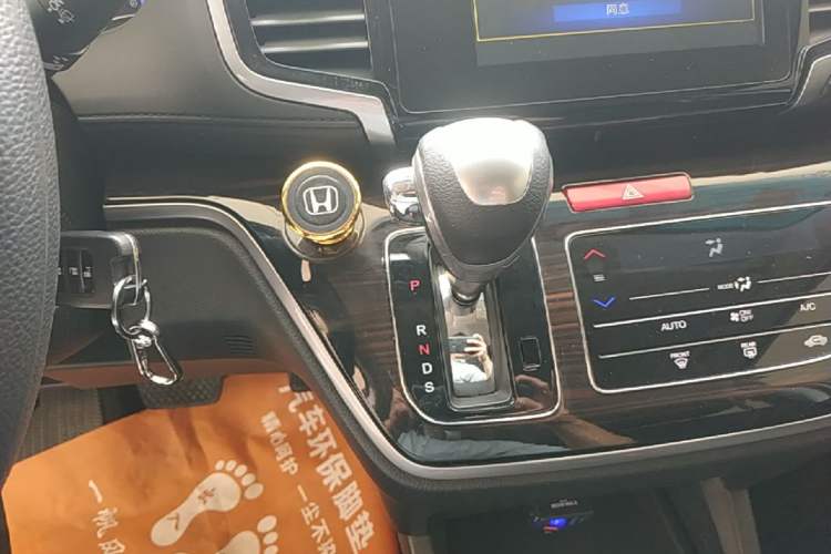 Used Honda Odyssey 2018 2.4L Comfort Version Gear Lever