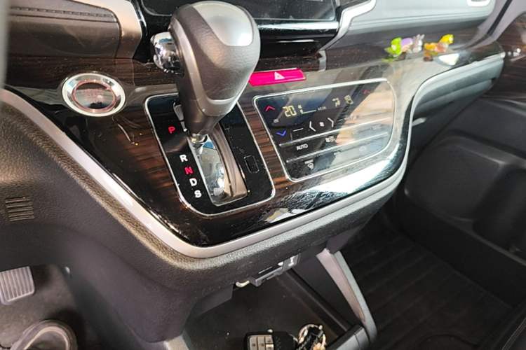 Used Honda Odyssey 2018 2.4L Smart Edition Gear Lever