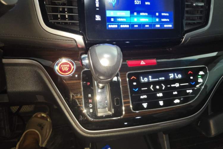 Used Honda Odyssey 2018 2.4L Luxury Edition Gear Lever