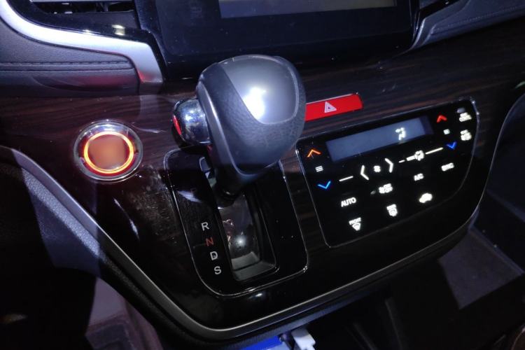 Used Honda Odyssey 2018 2.4L Luxury Edition Gear Lever