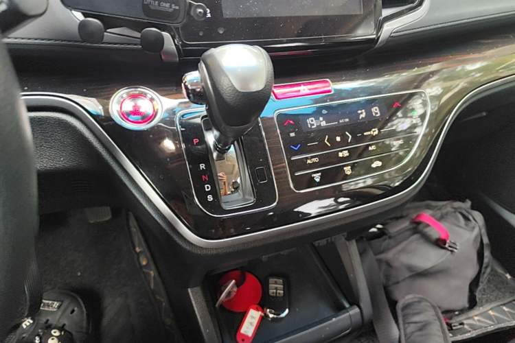 Used Honda Odyssey 2018 2.4L Luxury Edition Gear Lever