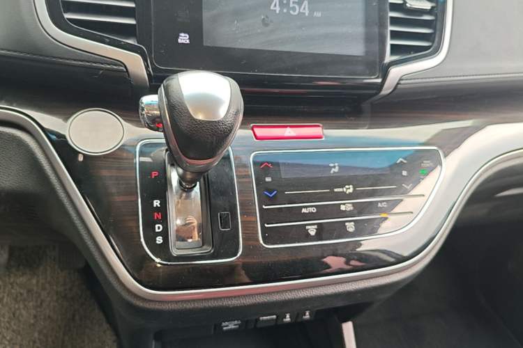 Used Honda Odyssey 2018 2.4L Comfort Version Gear Lever