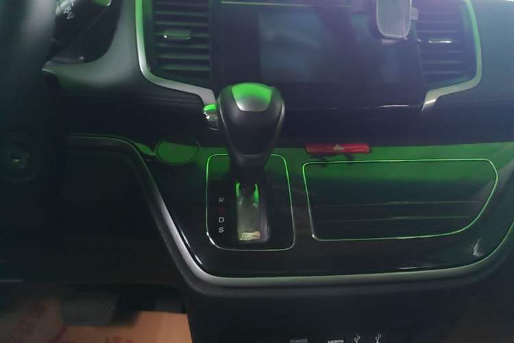 Used Honda Odyssey 2018 2.4L Comfort Version Gear Lever