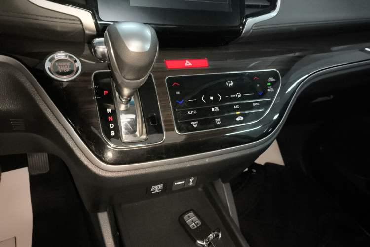 Used Honda Odyssey 2018 2.4L Smart Edition Gear Lever
