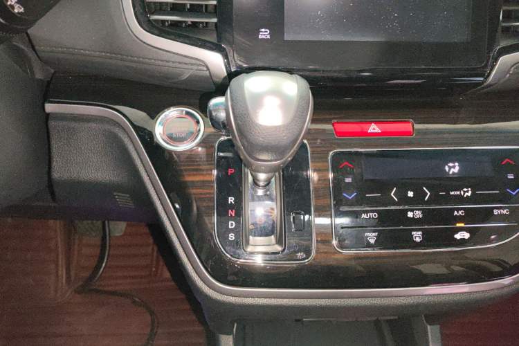 Used Honda Odyssey 2018 2.4L Luxury Edition Gear Lever