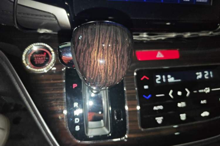 Used Honda Odyssey 2018 2.4L Smart Edition Gear Lever
