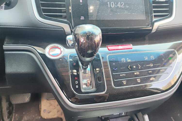 Used Honda Odyssey 2018 2.4L Smart Edition Gear Lever