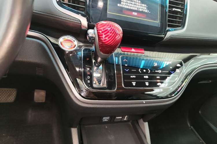 Used Honda Odyssey 2018 2.4L Smart Edition Gear Lever