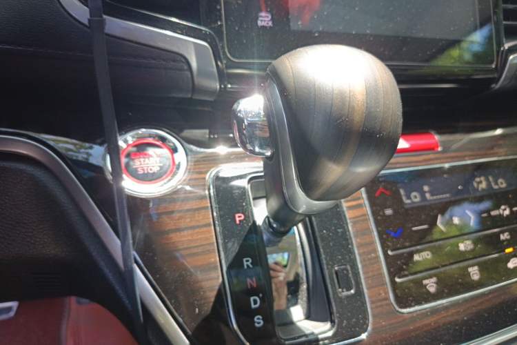 Used Honda Odyssey 2018 2.4L Smart Edition Gear Lever