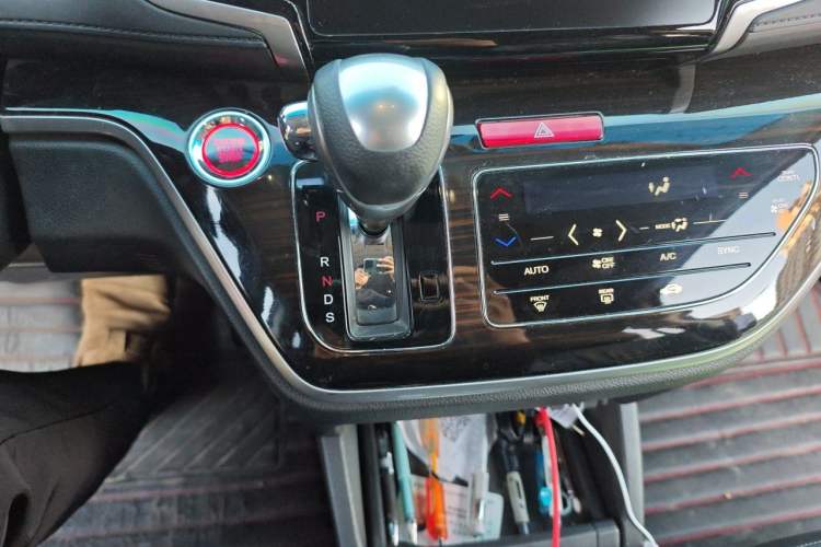 Used Honda Odyssey 2018 2.4L Luxury Edition Gear Lever