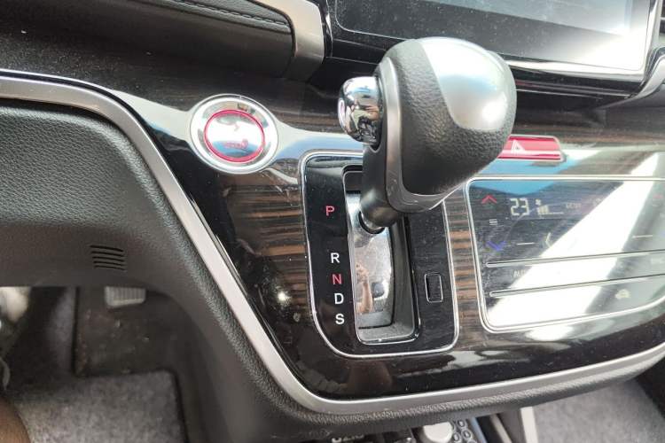 Used Honda Odyssey 2018 2.4L Smart Edition Gear Lever