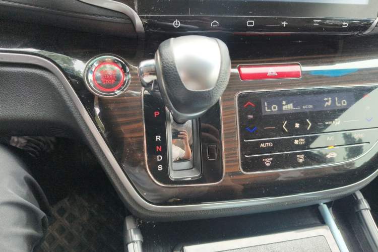 Used Honda Odyssey 2018 2.4L Smart Edition Gear Lever