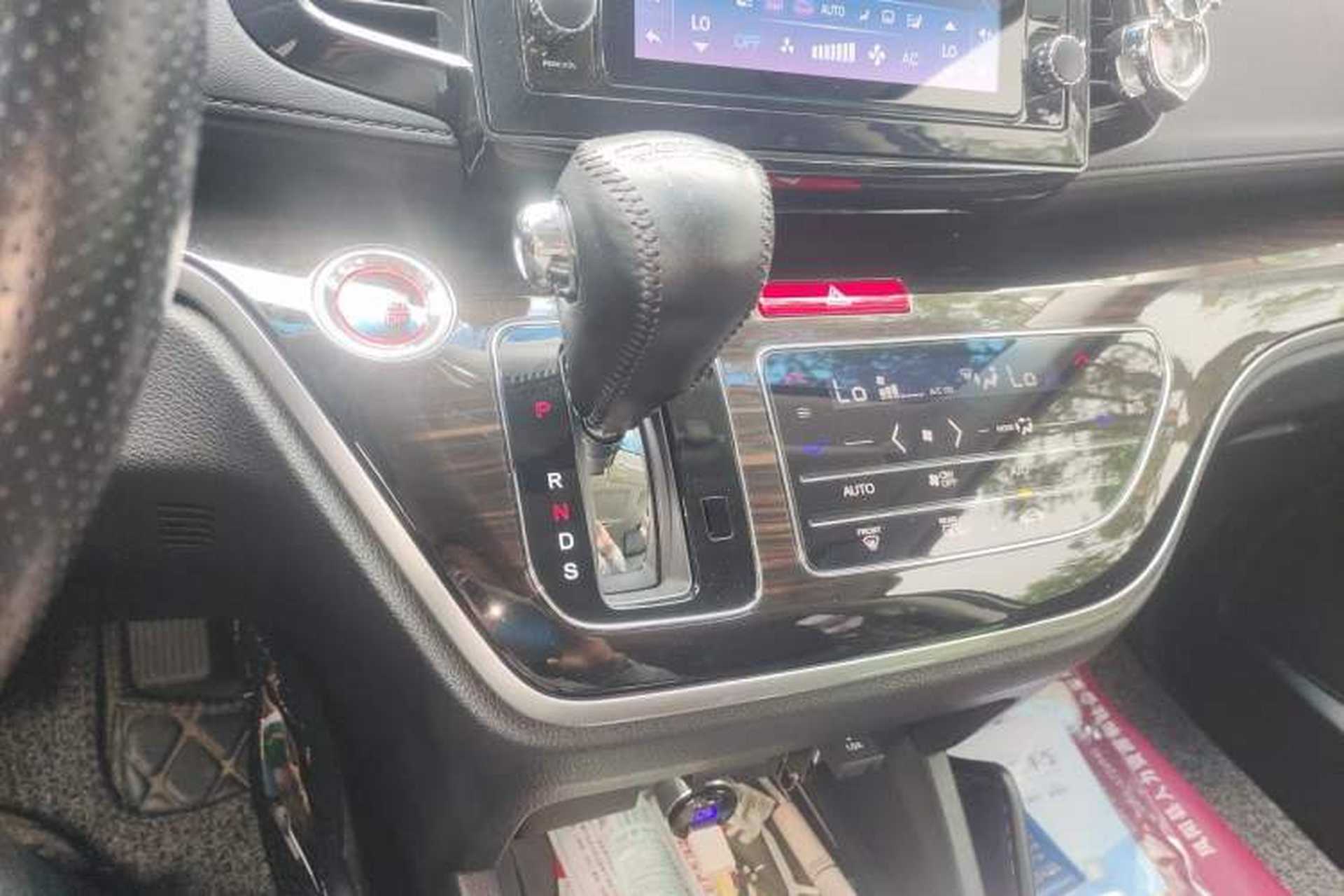 Used Honda Odyssey 2018 2.4L Supreme Edition Gear Lever