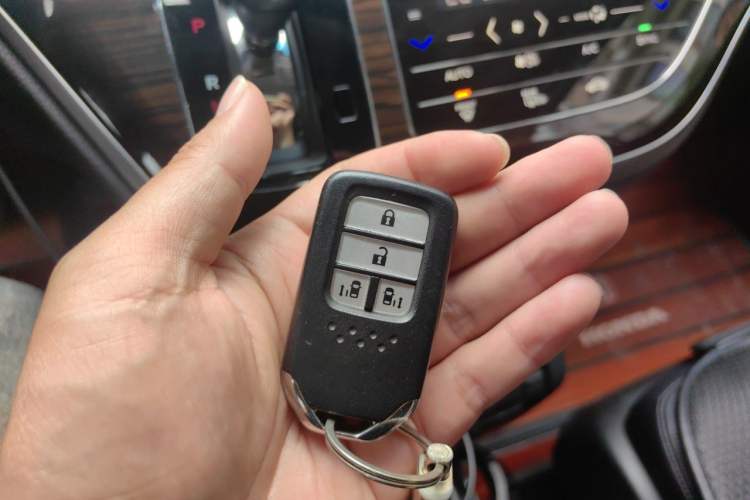 Used Honda Odyssey 2018 2.4L Supreme Edition Interior 1