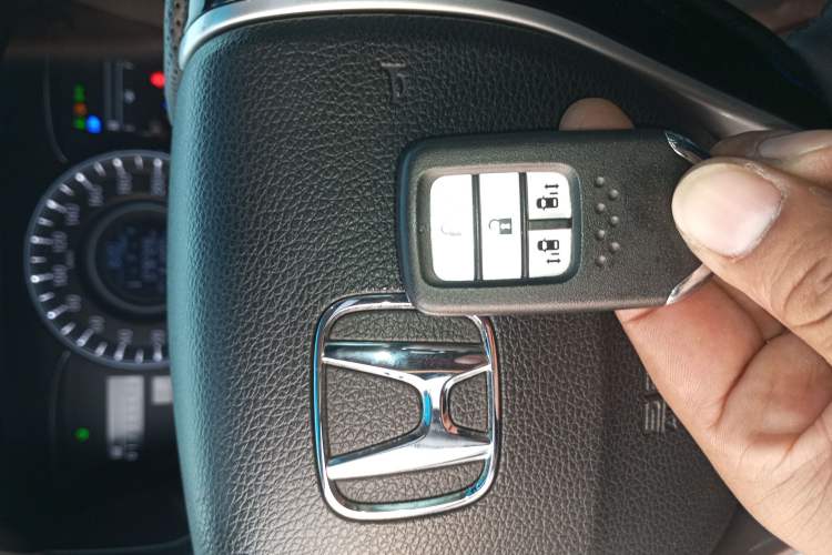 Used Honda Odyssey 2018 2.4L Luxury Edition Interior 1
