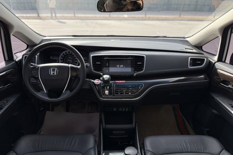 Used Honda Odyssey 2018 2.4L Luxury Edition Interior 14
